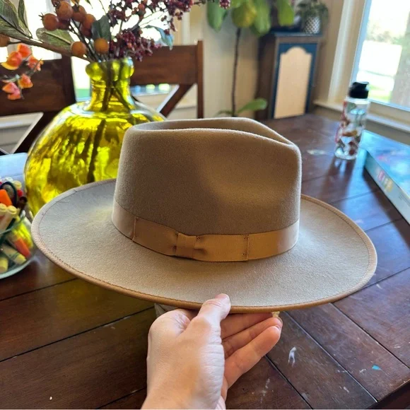 Gigi pip Monroe hat - Picture 2 of 3